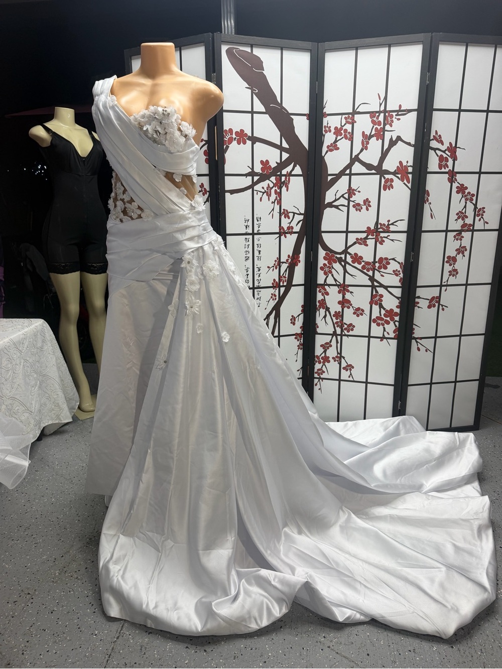 Asymmetric White One-Shoulder Bridal Dress with Floral Appliqué